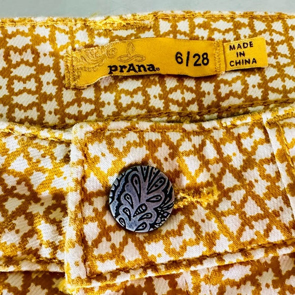 prAna Jean Shorts Kara Ultra Soft Denim Cuffed Marigold Mixer Yellow 6/28 NEW - Picture 11 of 15